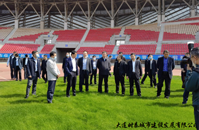 為承辦好足球相關(guān)賽事 大連普灣體育場(chǎng)、大連市青少年足球訓(xùn)練基地 積極進(jìn)行升級(jí)改造工作